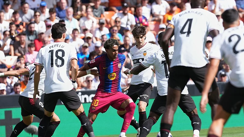 valencia vs barcelona la liga juventus vs ac milan serie a 2026-27 report