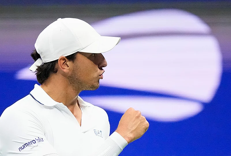 Luciano Darderi vs Alexander Zverev US Open 2026 photos