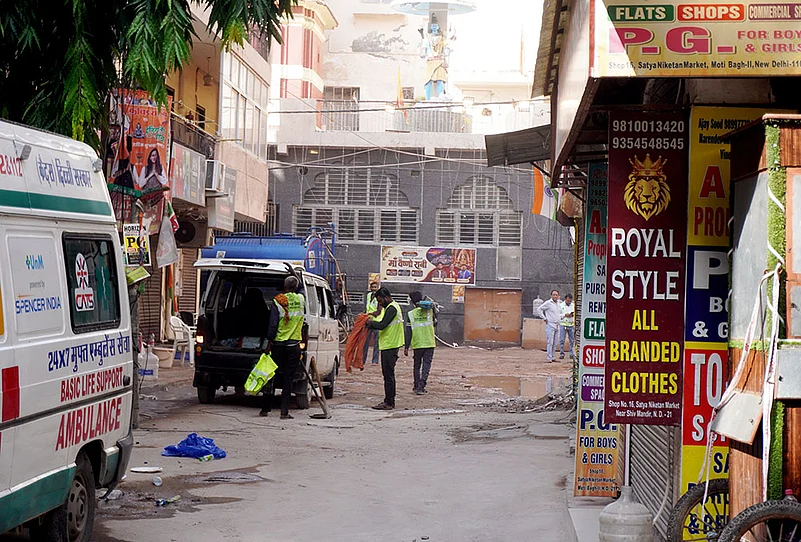 Satya Niketan building collapse site in Delhi