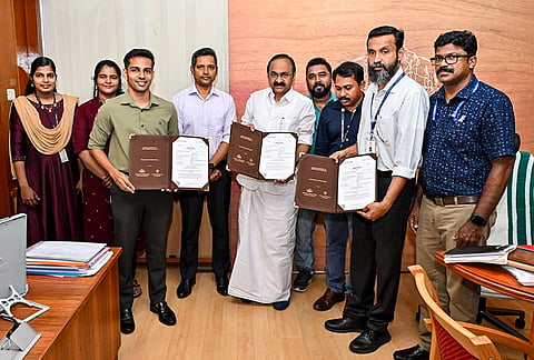 Keralam CM VD Satheesan during the MoU signing between the Department of Elderly Welfare and the Centre for Management Development to conduct state’s first baseline survey of elderly citizens under our 100-Day Programme. 