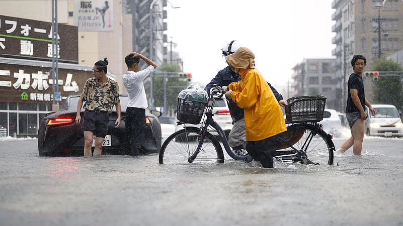 Record Rain Batters Nagoya, 400 Asian Games Athletes Briefly Evacuated - Watch