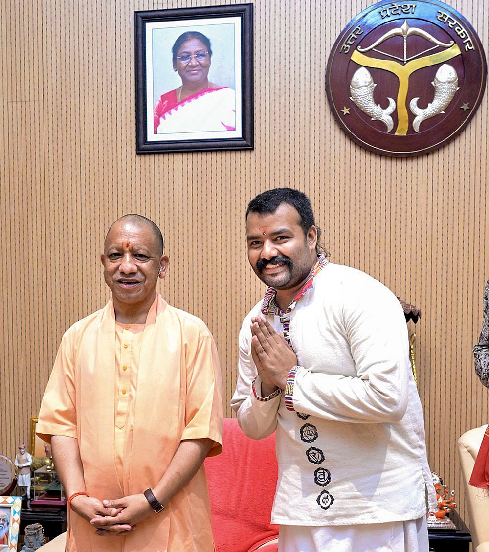 CM Yogi meets Hanuman Anshs cast