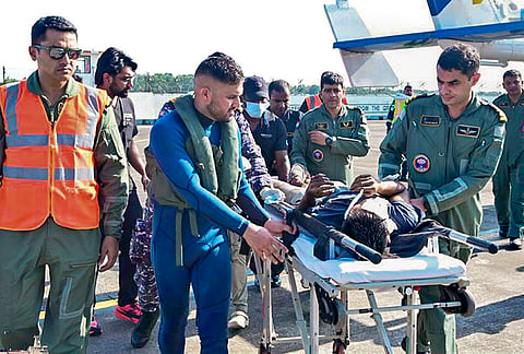 India Coast Guard ALH MK-III ex-845 Sqn(CG), Coast Guard Air Enclave, Kochi supported by ICGS Arnvesh, executes a challenging medical evacuation mission from Merchant Vessel Cornelia Maersk, 87 NM out at sea. 