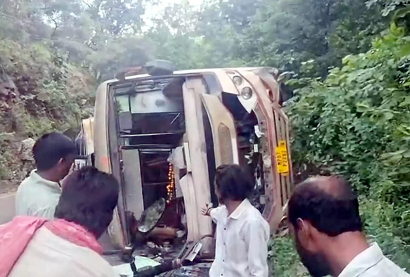 us overturns in Sheopur