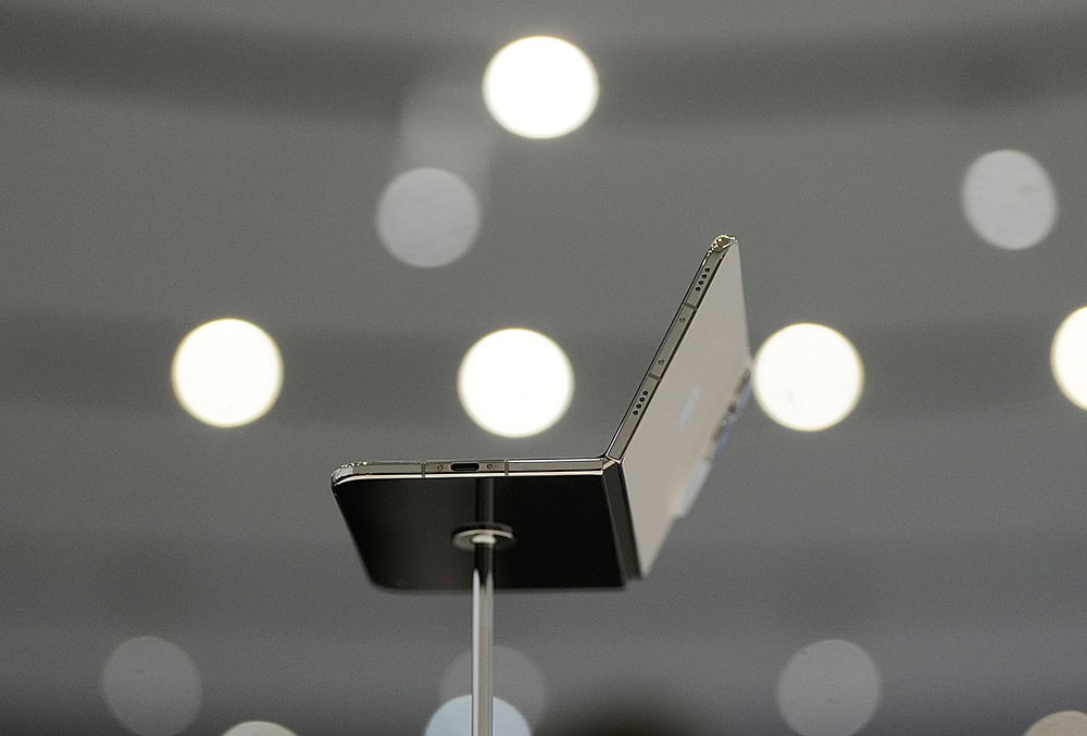 First foldable iPhone announcement