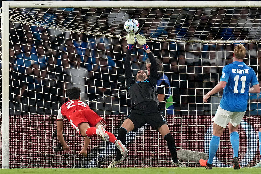 UEFA Champions League: Napoli vs Arsenal