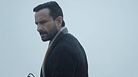 Haiwaan Box Office Collection Day 3: Akshay Kumar, Saif Ali Khan's Film Sees 26% Drop On Sunday YouTube : Haiwaan box office collection Day 3