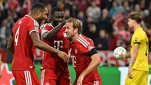 | Photo: AP/Lennart Preiss : Bayern's Harry Kane, centre, celebrates with teammates after scoring his side's second goal during the Champions League opening phase soccer match between Bayern Munich and Bodo Glimt in Munich, Germany, Thursday, Sept. 10, 2026.