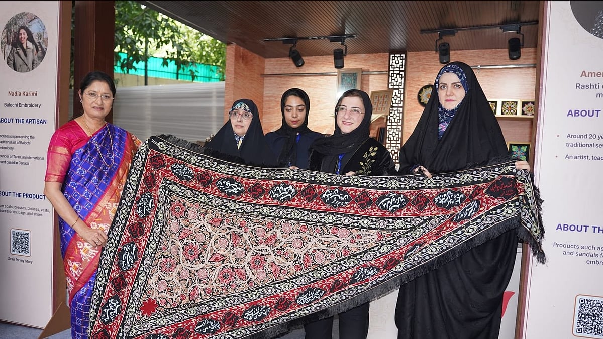 Zahra Pezeshkian, daughter of Iranian President Masoud Pezeshkian explore Iran’s rich art, crafts and cultural heritage.  - Iran in India | X