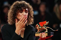 Director May el-Toukhy, winner of the Golden Lion for best film for 'Woman Unknown', poses for photographers at the awards photo call during the closing ceremony of the 83rd edition of the Venice Film Festival in Venice, Italy. - | Photo: Scott A Garfitt/Invision/AP