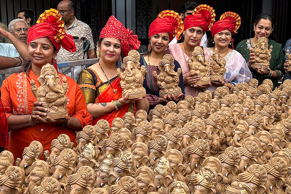 Eco Friendly Ganesha distribution in Bengaluru