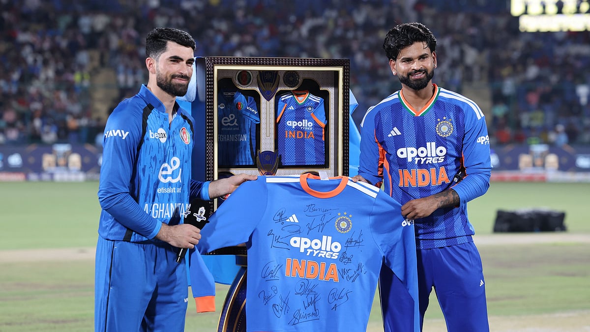 Shreyas Iyer gifted Ibrahim Zadran a signed jersey before the first T20I in New Delhi. - X/@BCCI