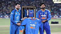 X/@BCCI : Shreyas Iyer gifted Ibrahim Zadran a signed jersey before the first T20I in New Delhi.