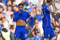 Belloumi Brace Stuns Chelsea Before Joao Pedro Rescues A Point At Stamford Bridge | Photo: AP/Dave Shopland : Chelsea's Reece James reacts after the English Premier League soccer match between Chelsea and Hull City in London.