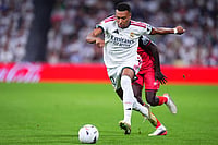 Mbappe Brace Powers Madrid to 4-1 Victory Over Rayo Vallecano | Photo: AP/Manu Fernandez : Real Madrid's Kylian Mbappe runs with the ball during the Spanish La Liga soccer match between Real Madrid and Rayo Vallecano in Madrid, Spain.