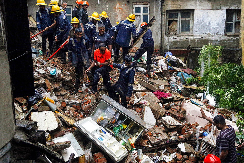 Building collapse in Ahmedabad