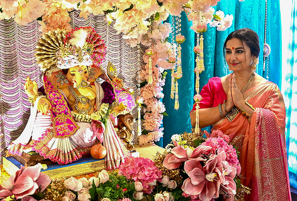 Ganesh Chaturthi Actor Divya Dutta 