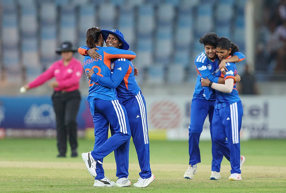 IND-W vs SL-W Final Dubai photos