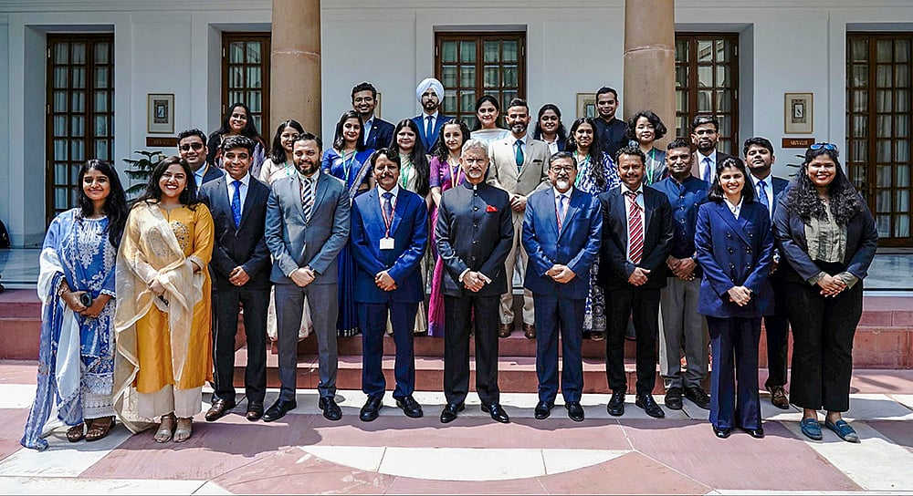 EAM S. Jaishankar with Ministry of External Affairs team
