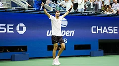 Alexander Zverev, of Germany, celebrates after he won the men's singles final of the U.S. Open tennis championships against Ben Shelton, of the United States, Sunday, Sept. 13, 2026, in New York - (AP Photo/Kirsty Wigglesworth)