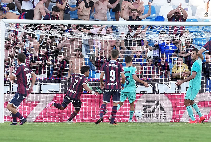 Levante Vs FC Barcelona spain soccer la liga match highlights-Roger Brugue