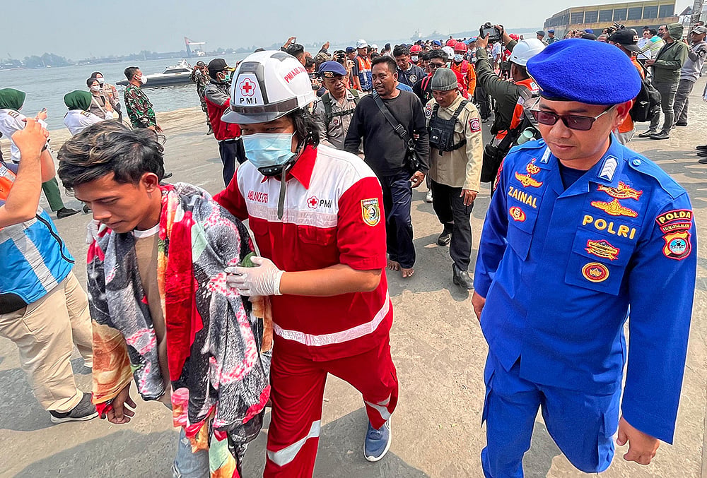 Indonesia boat accident photos