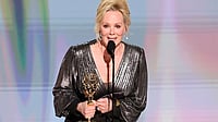 Jean Smart Strikes Emmy History WIth Fifth Consecutive Win For Hacks
X : Jean Smart