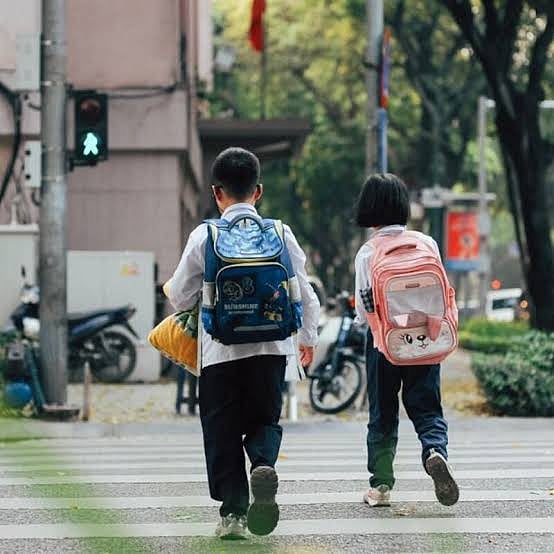 For Students At 4 Delhi Schools, Daily Commute Comes With Safety Concerns, Finds Study
