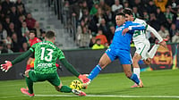 Elche Vs Real Madrid Live Streaming, La Liga: Preview, When and Where To Watch | Photo: AP/Alberto Saiz : Real Madrid's Kylian Mbappe tries to score past Elche's goalkeeper Inaki Pena during the Spanish La Liga match on November 23, 2025.