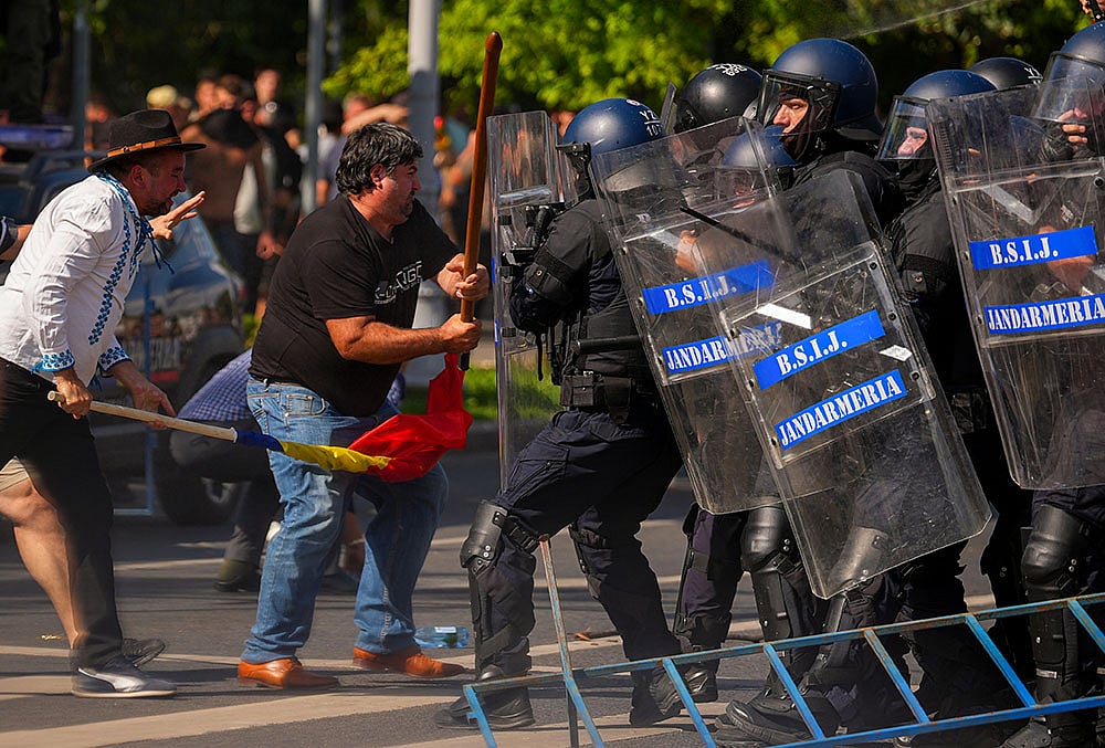 Romania farmers protest photo gallery
