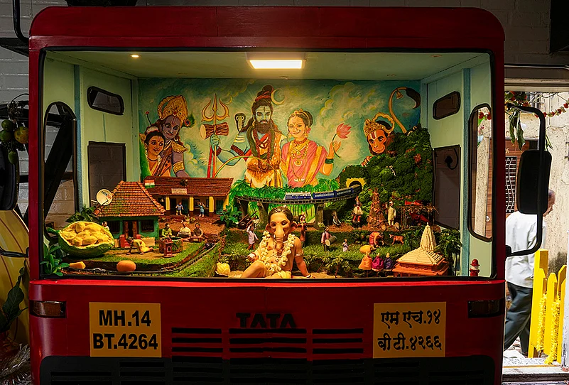 Lalpari Konkanwari-themed Ganpati decoration