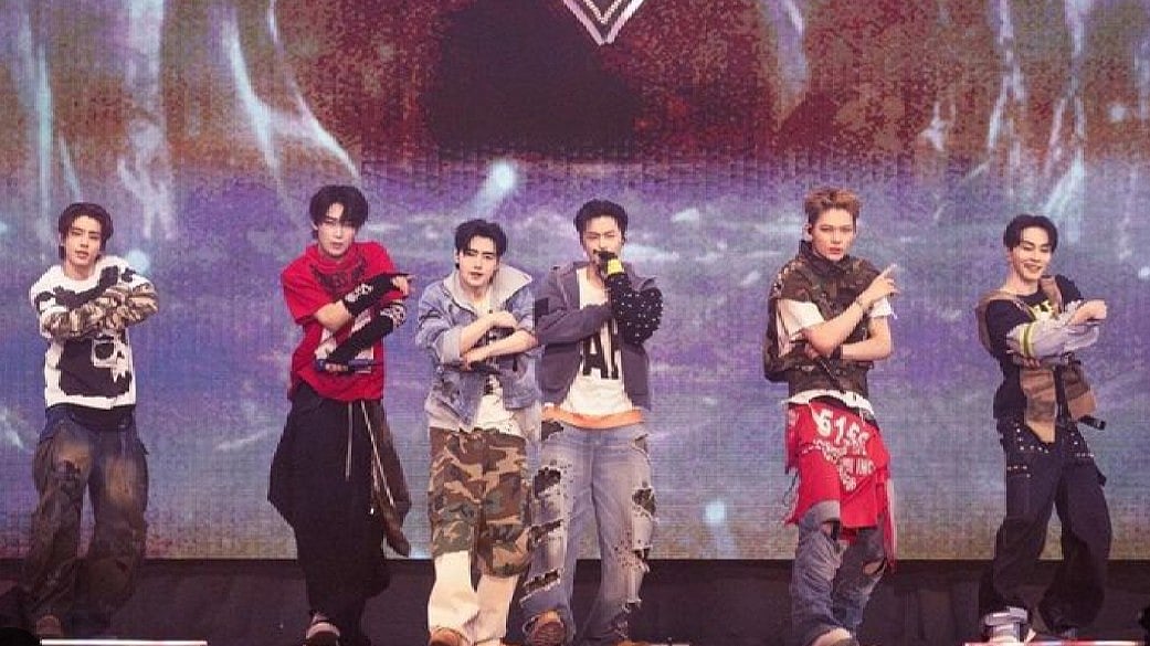 ENHYPEN Hold Billboard 200 for Third Week  - X