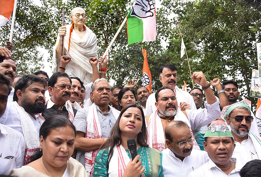 Cong protest over removal of OBC in Census form in Ranchi