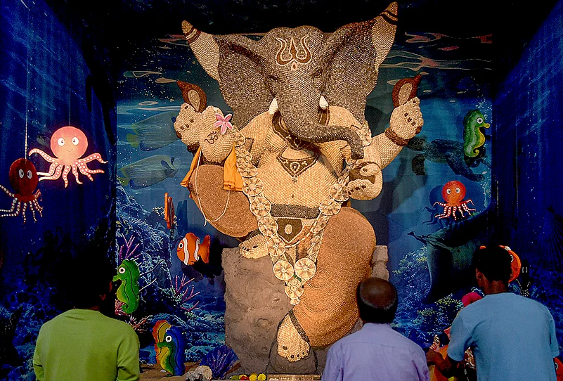 eco-friendly Ganesh idol made of seashells, in Mumbai