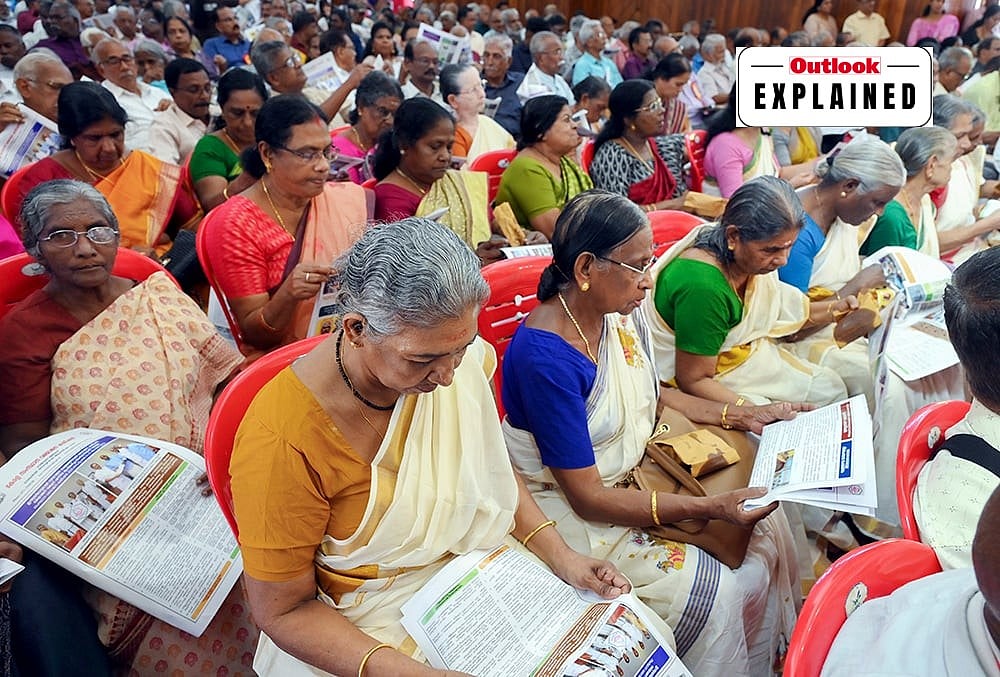 Elderly women and men in Thiruvananthapuram, Keralam.
 - | Photo: PTI