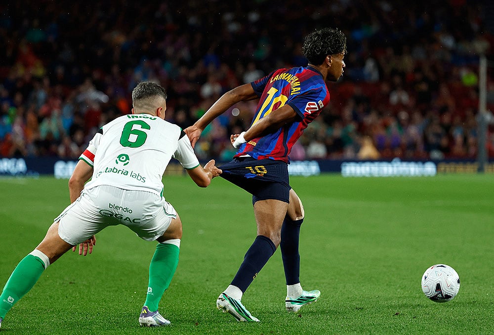 Barcelona Vs Racing De Santander La liga soccer highlights-Inigo Sainz-Maza
