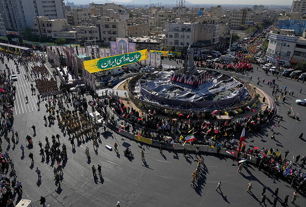 Hundreds of thousands rally Iran
