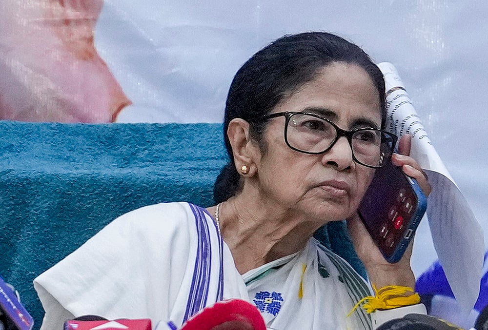 Mamata addresses media in Kolkata