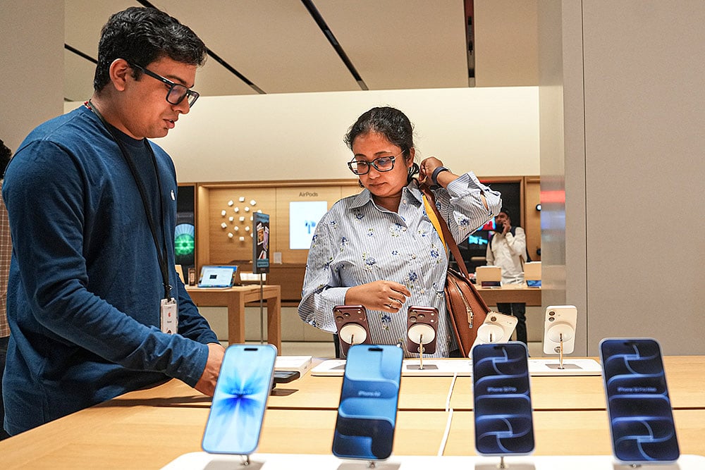 Sales launch of iPhone 18 Pro and iPhone 18 Pro Max