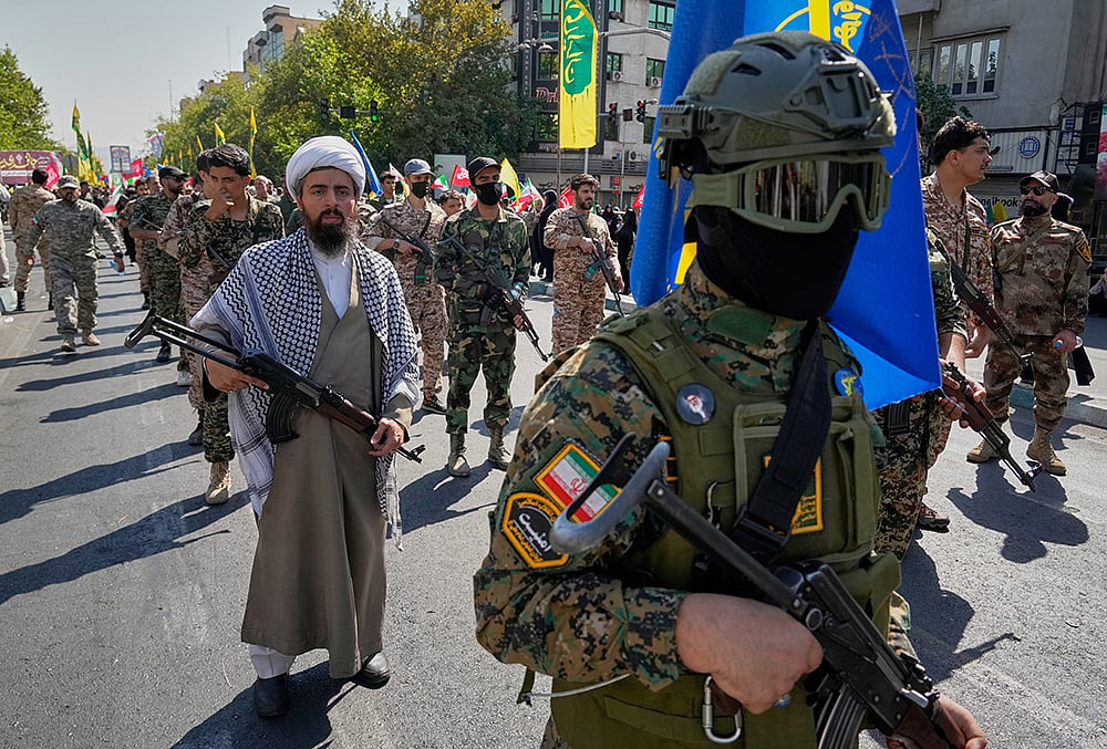 Hundreds of thousands rally in Tehran