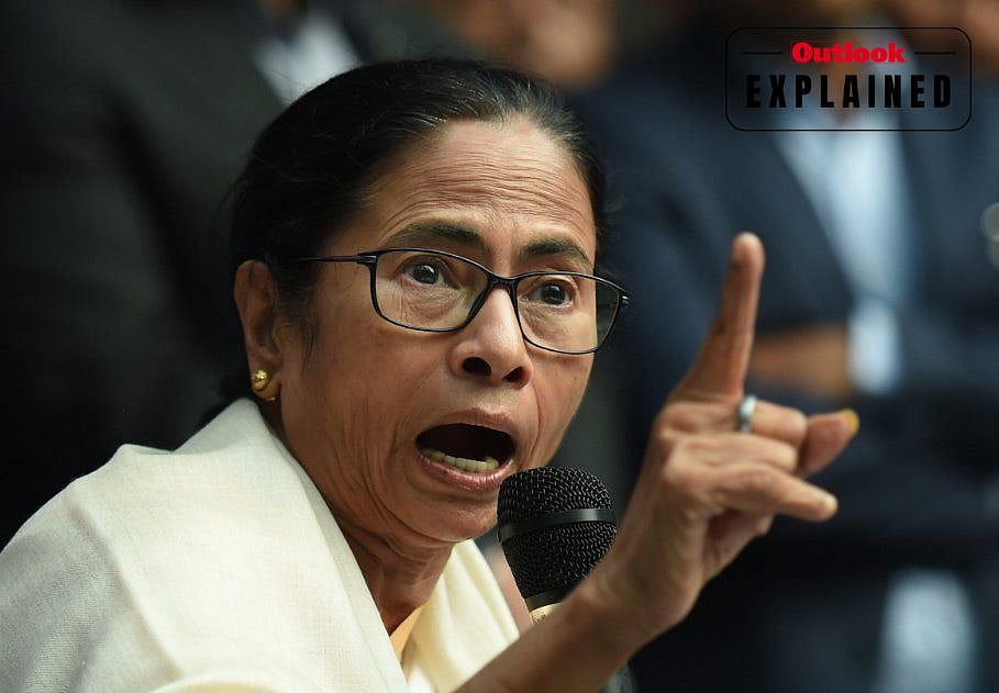 The EC froze the TMC’s original name and ‘Flowers and Grass’ symbol after Mamata Banerjee and Arup Roy factions both claimed the party. - null