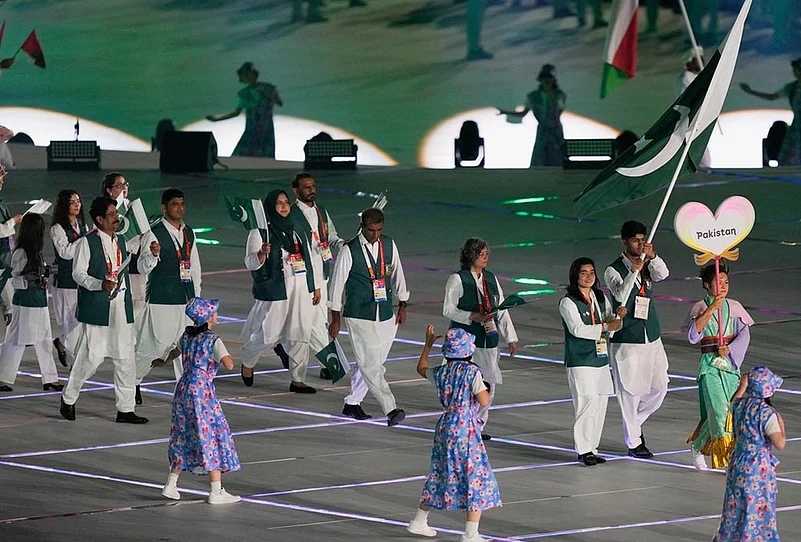 Asian Games Opening Ceremony highlights-Pakistans flag bearers Fatima Sana Khan
