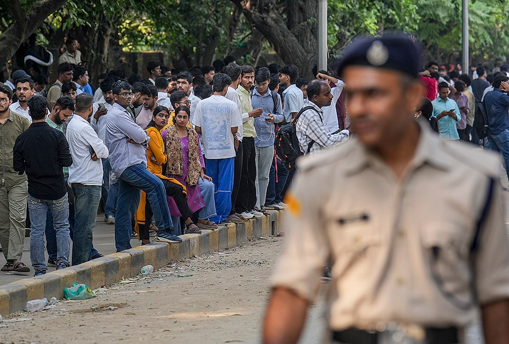 People gather amid the counting of votes for the Delhi University Students Union (DUSU) elections, at North Campus, in New Delhi, Saturday, Sept. 19, 2026. 
