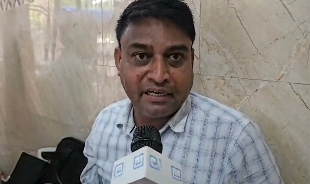 Ravindra Wakoode father of Sahil Wakode - X