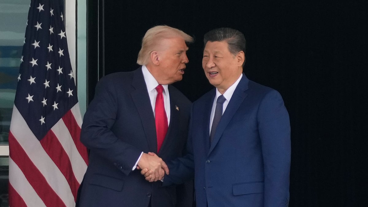 Donald Trump and Chinese President Xi Jinping  - Mark Schiefelbein