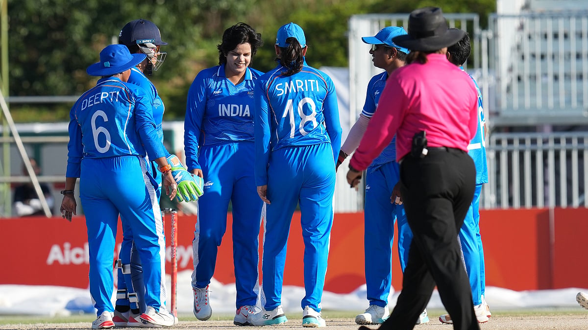 Shafali Verma Celebrating With Team Members After Getting Wicket In The Final - | Photo: X/BCCIWOMEN