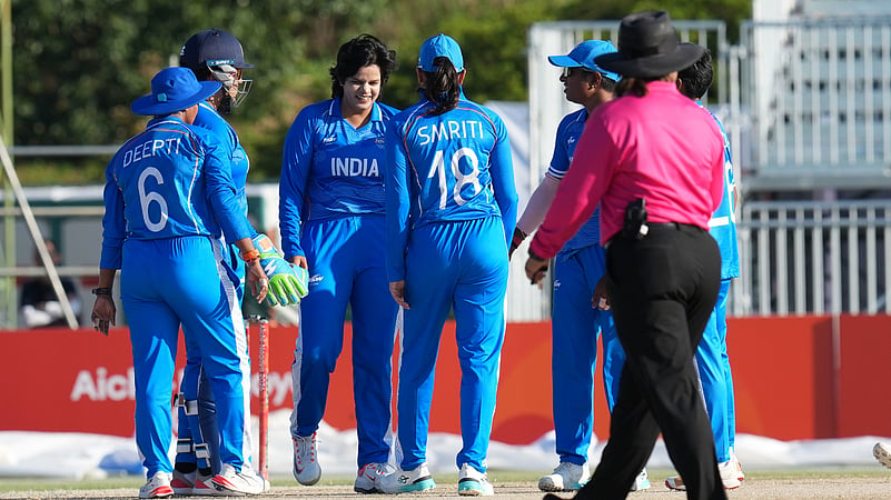 Shafali Verma Celebrating With Team Members After Getting Wicket In The Final