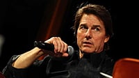 X : Tom Cruise