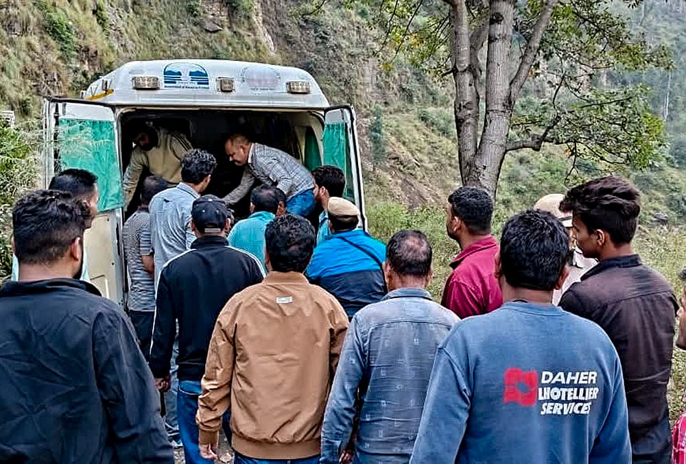 Car accident in Kullu