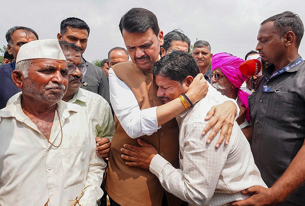 CM Fadnavis visits Latur